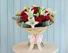 Букет цветов из:  Лилии и Розы в Курагино