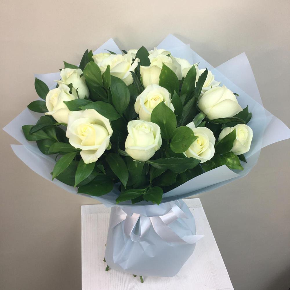 Букет 15 Белых роз Проуд в Курагино