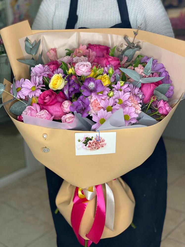 Букет цветов из: Хризантемы, Гвоздики и Альстромерии в Курагино