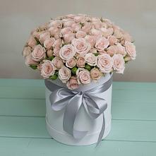 Цветочная композиция из Розы в шляпной коробке в Курагино