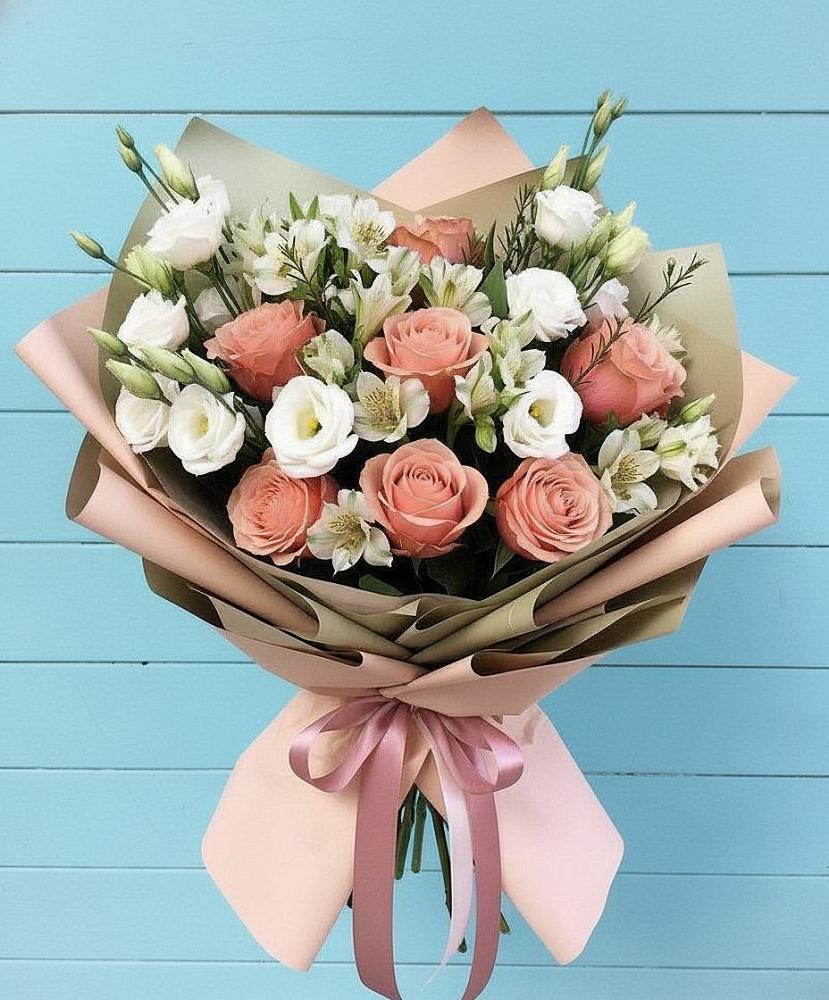 Букет цветов из: Розы, Альстромерии и Лизиантусы в Курагино