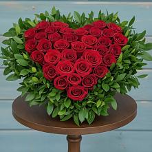 Цветочная композиция из Розы в виде сердца в Курагино