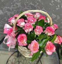 Цветочная композиция из Розы в корзине в Курагино