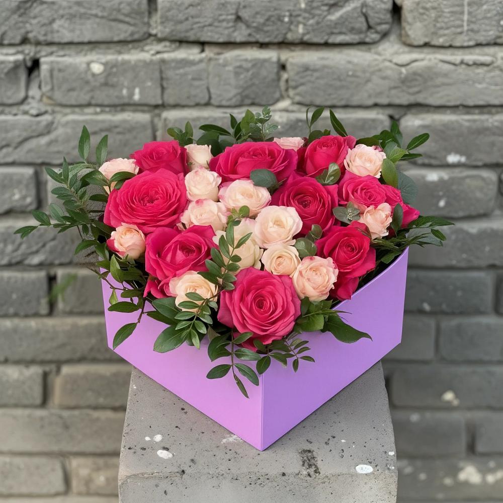 Цветочная композиция из Розы в коробке в Курагино