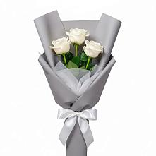 Букет 3 белые розы в Курагино