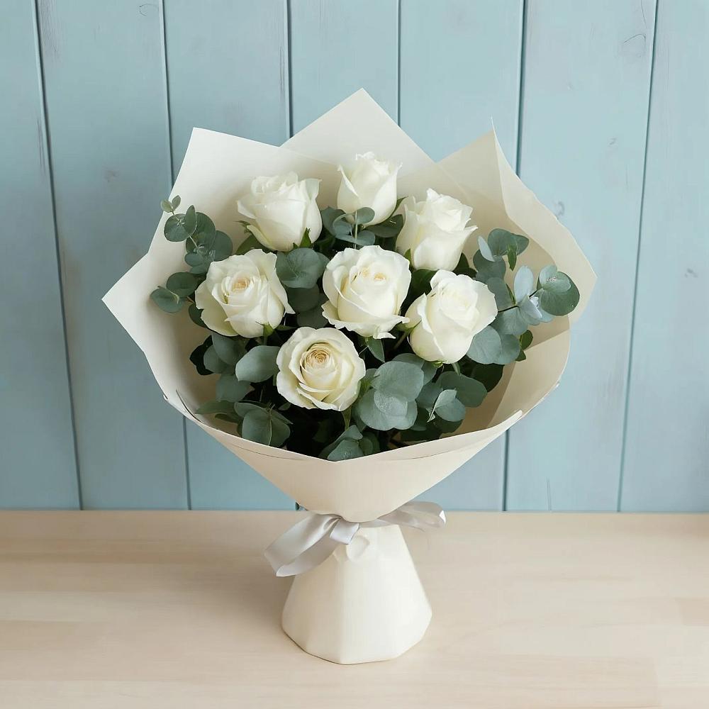 Букет Белые розы в Эвкалипте в Курагино