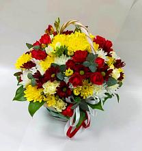 Цветочная композиция из Хризантемы и Розы в корзине в Курагино