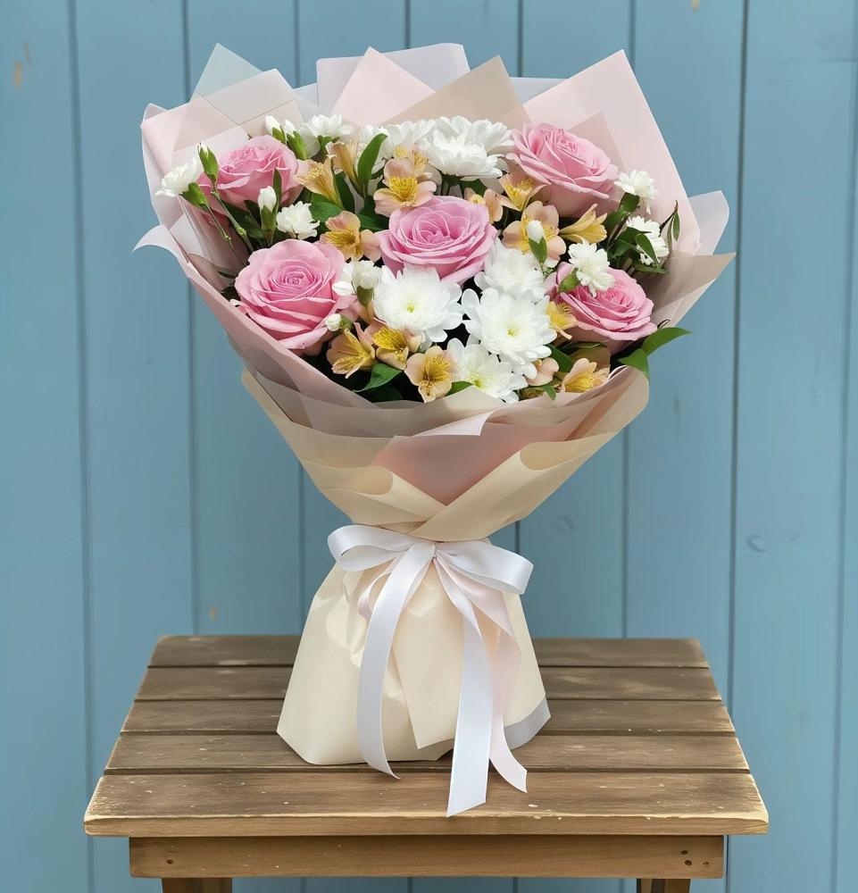 Букет цветов из: Гвоздики, Орхидеи и Розы в Курагино