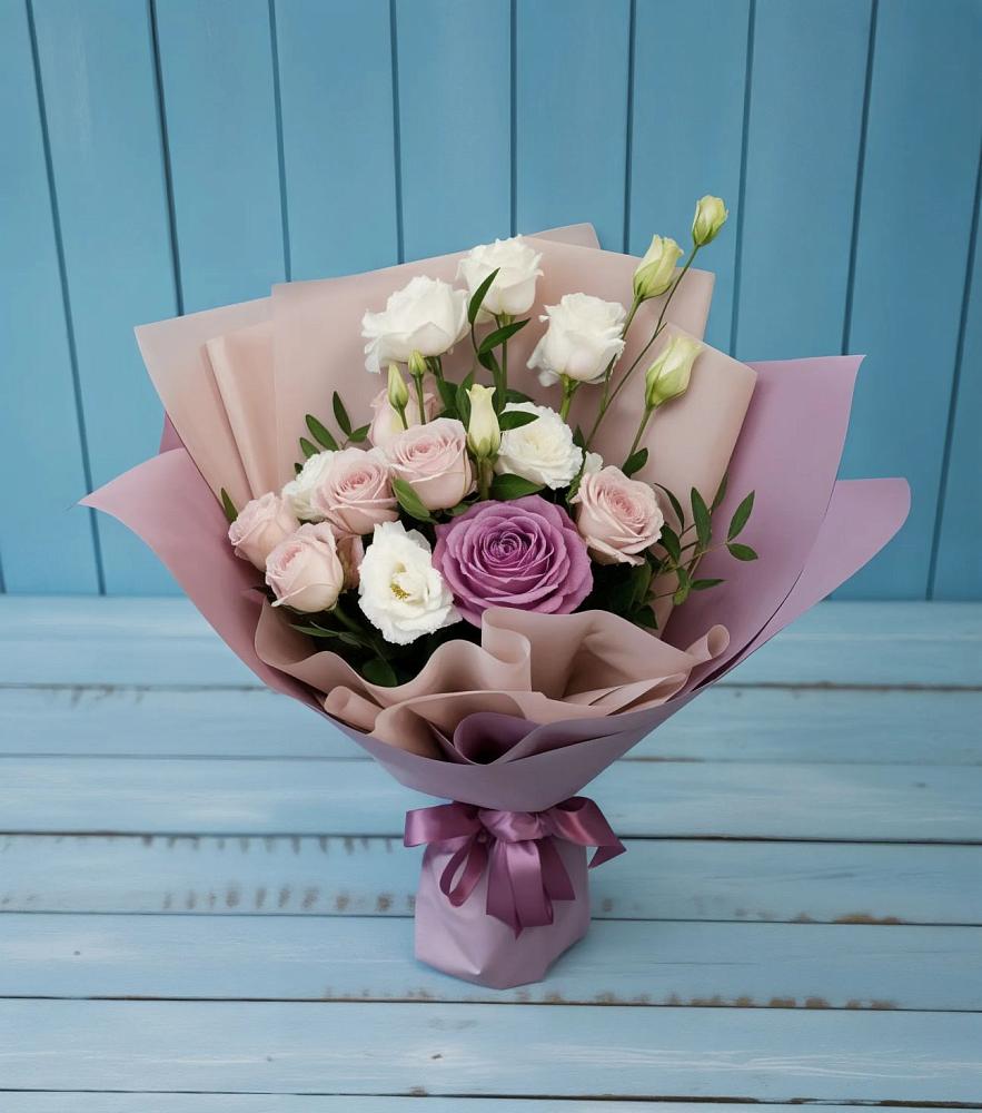 Букет цветов из: Розы и Лизиантусы в Курагино