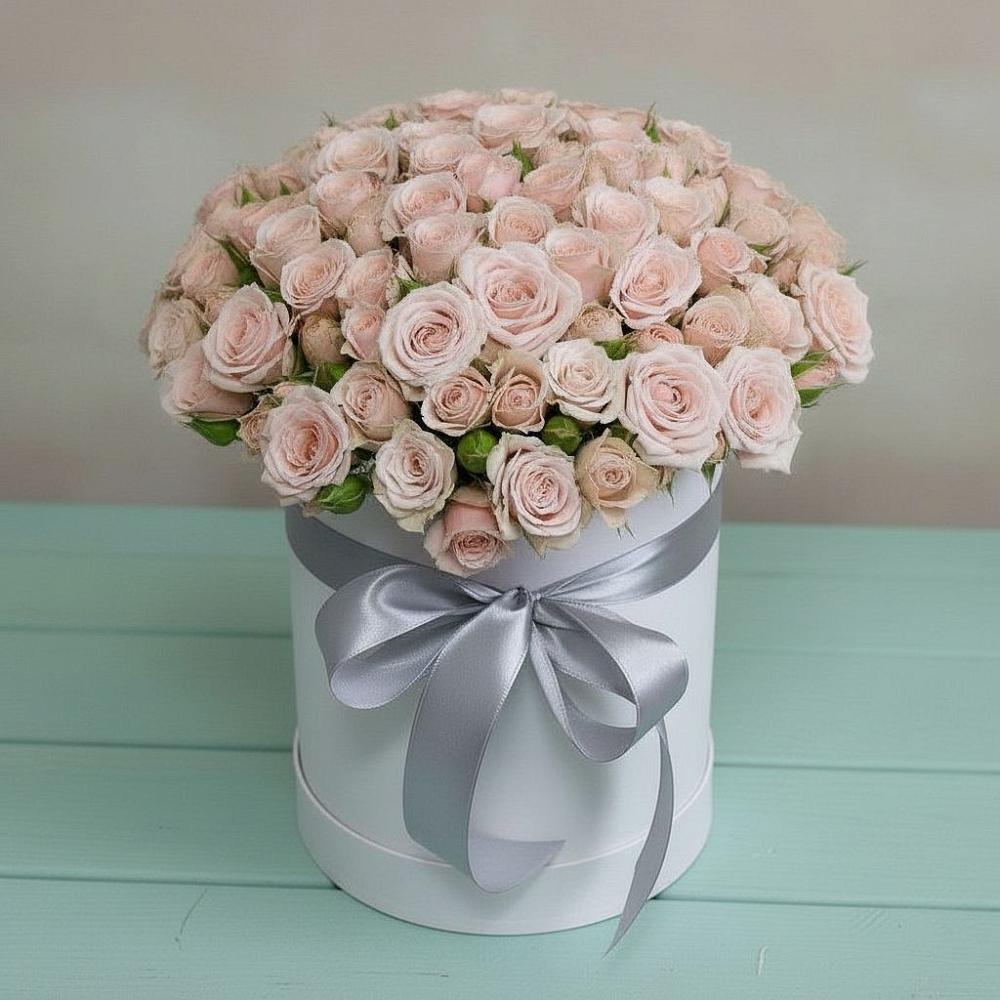 Цветочная композиция из Розы в шляпной коробке в Курагино